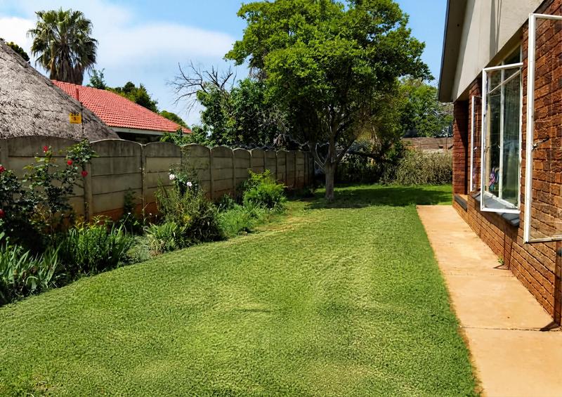 To Let 10 Bedroom Property for Rent in Die Bult North West